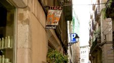 Barcelona Crush: Ítaca Hostel in the Gothic Quarter